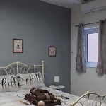 Brand New 3 Bdr In A Quaint Village Apartamento