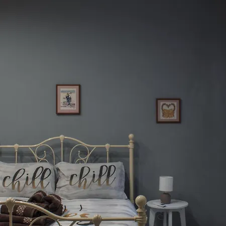 Brand New 3 Bdr In A Quaint Village דירה *