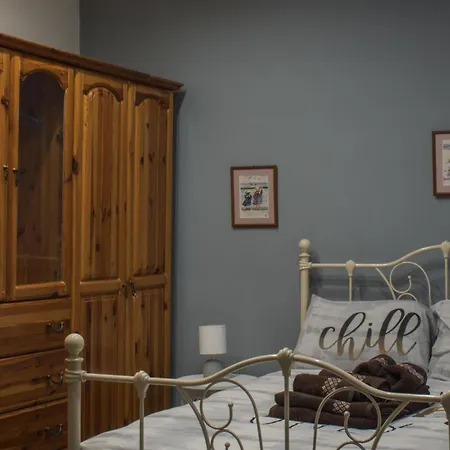 דירה Brand New 3 Bdr In A Quaint Village