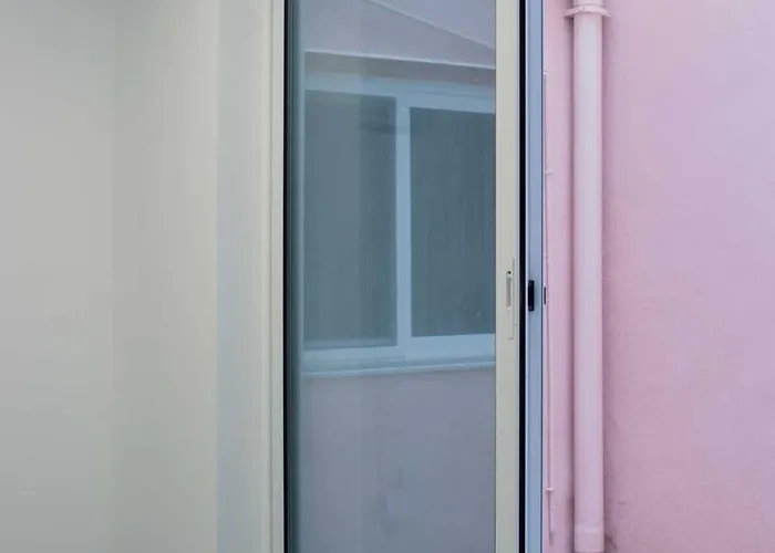 Brand New 3 Bdr In A Quaint Village